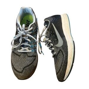 Men’s Nike Gray run fast athletic sneakers